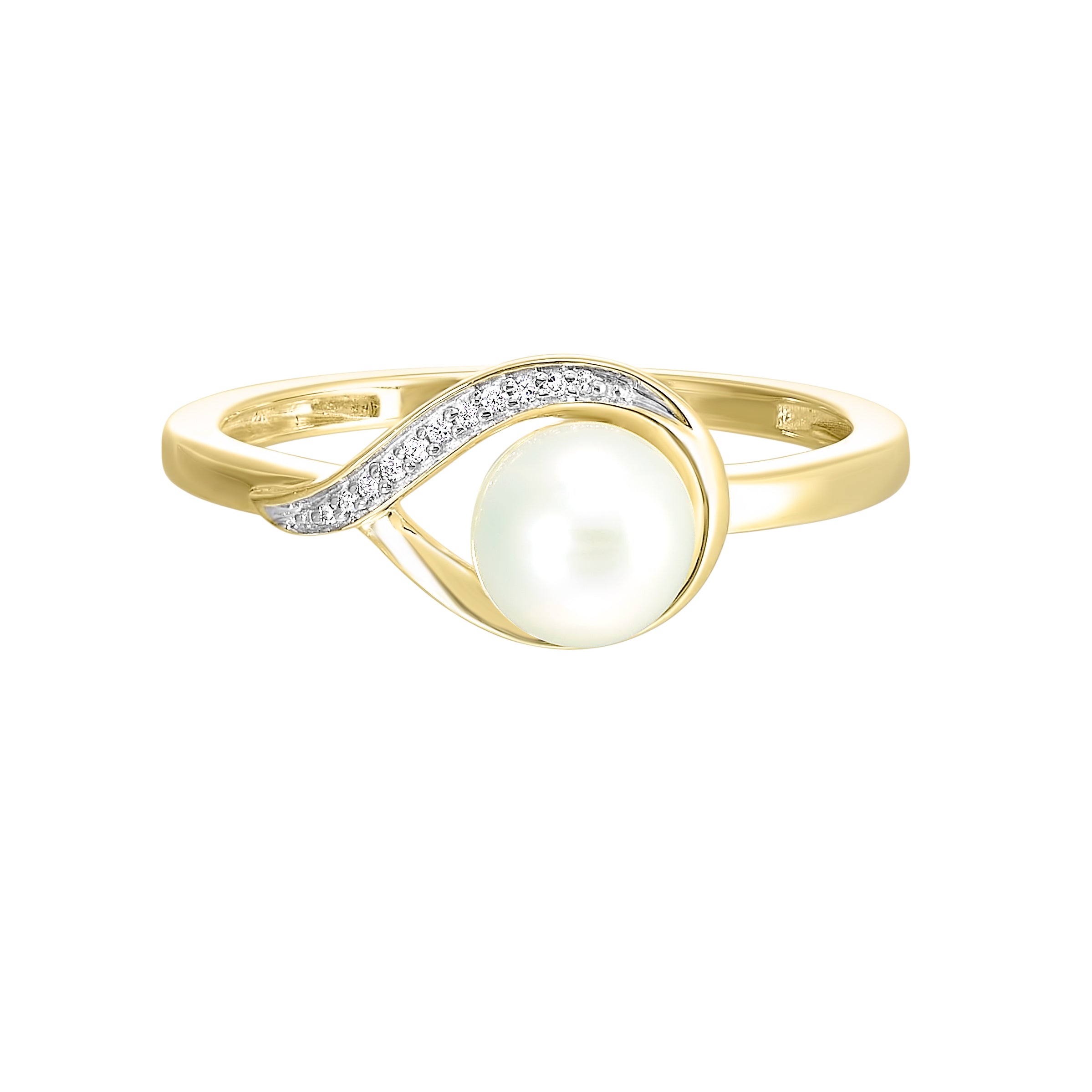 Teardrop Diamond & Pearl Ring