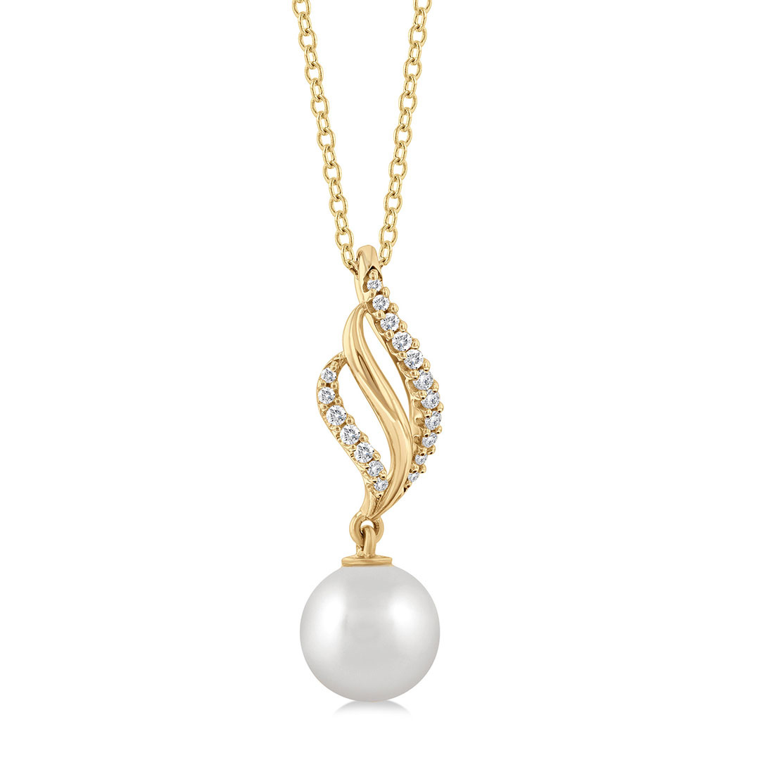 Conch Round Shape Cultured Pearl and Diamond Pendant